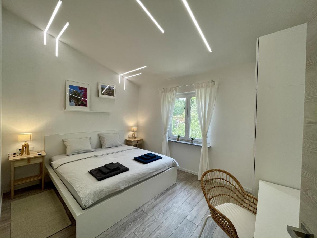 Lambda Apartment
