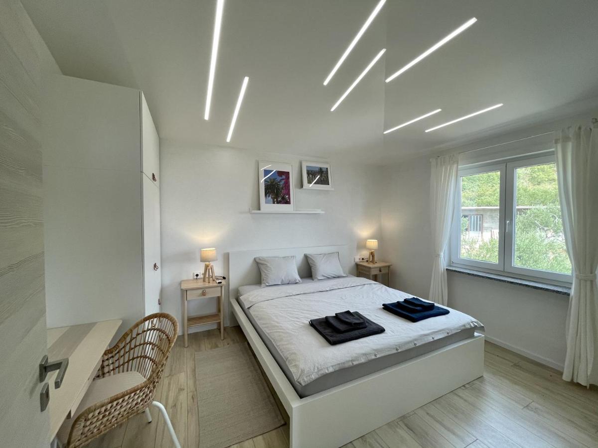 Apartment Lambda