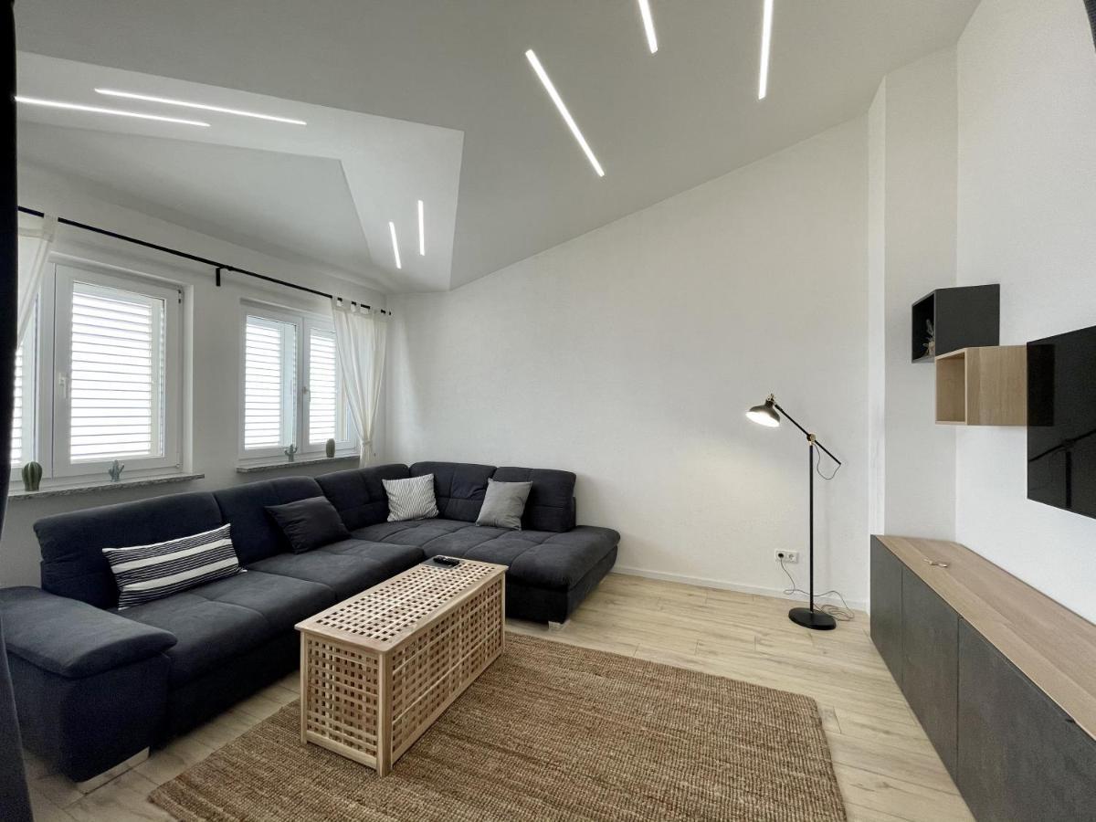 Apartment Lambda *