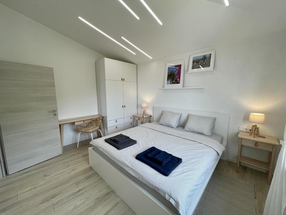 Lambda Apartment