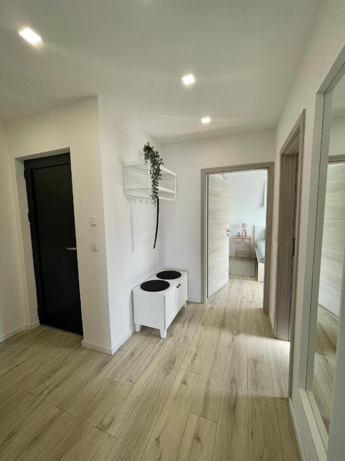 Apartment Lambda *