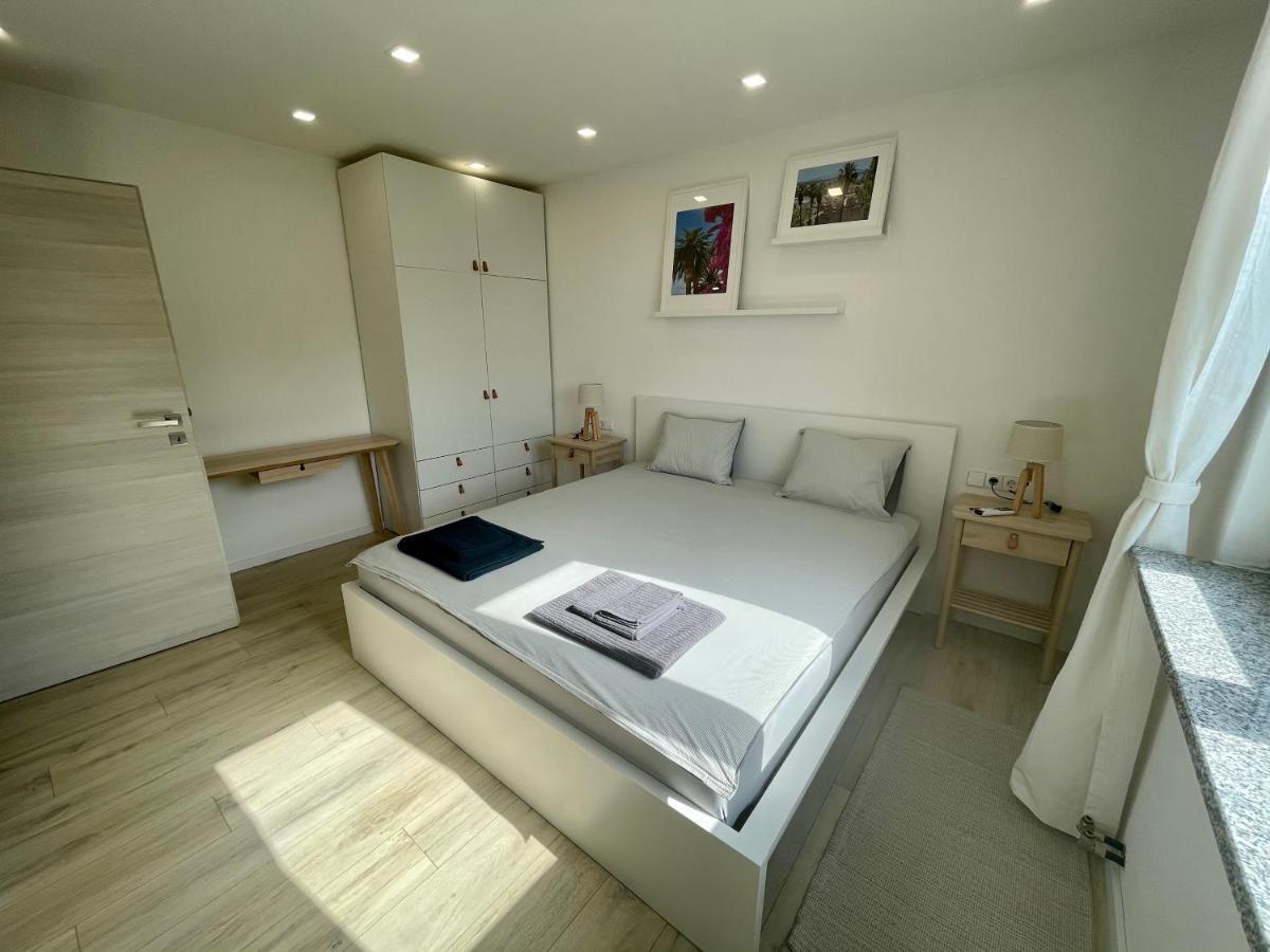 Lambda Apartment *