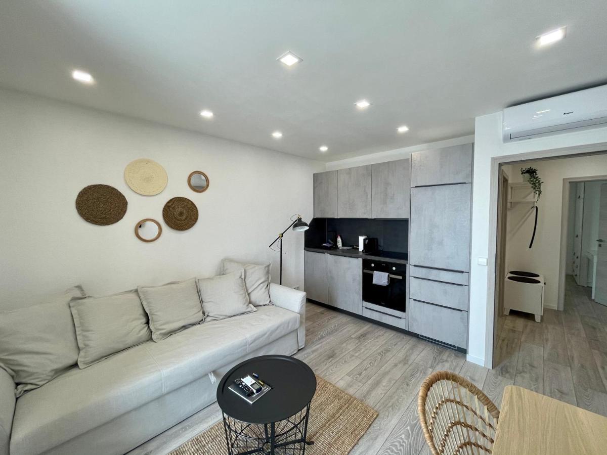 Lambda Apartment *