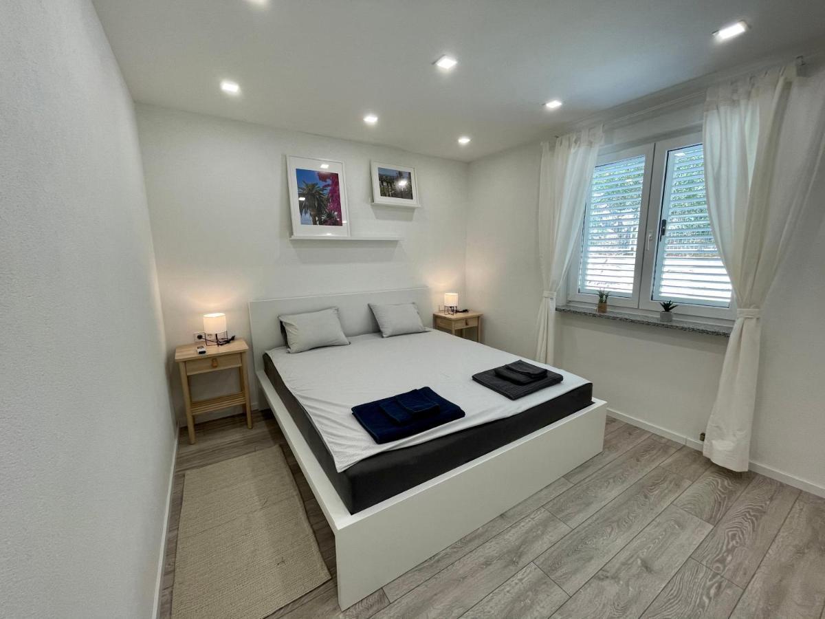 Lambda Apartment *