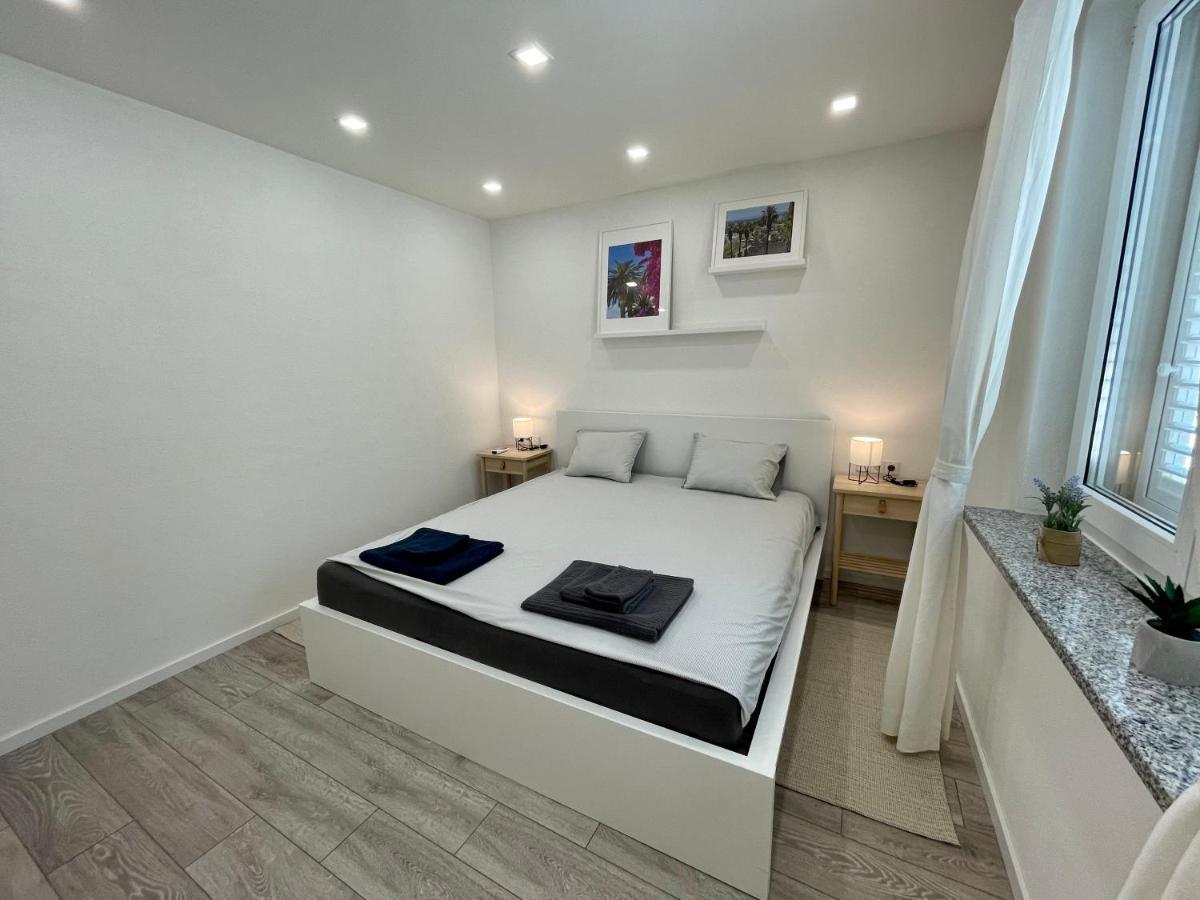 Lambda Apartment Jesenice (Split-Dalmatia)